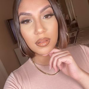 Meet your Posher, Aliana